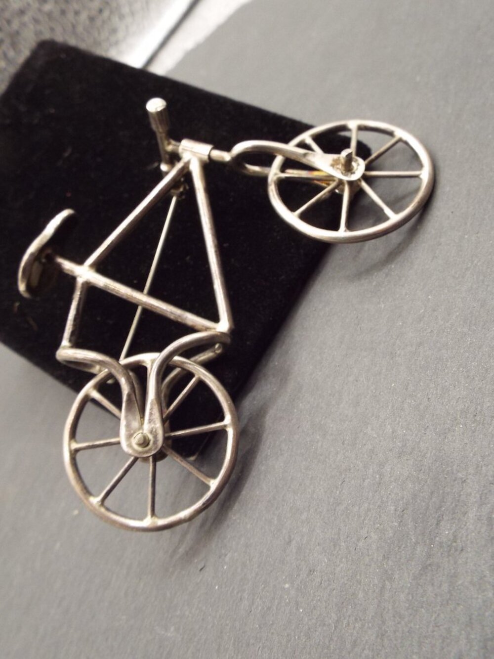 MEXICO ARTISAN STERLING SILVER 2-WHEEL BEACH BIKE *WHEELS MOVE* LARGE PIN 51